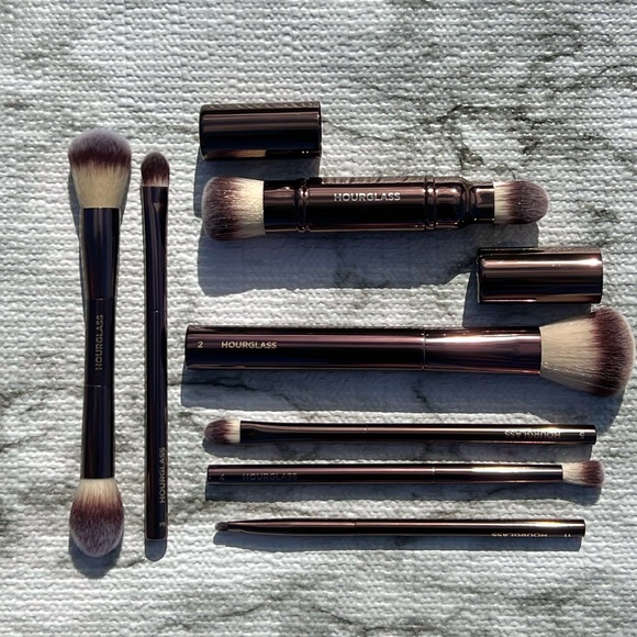 hourglass retractable double end complexion brush - Picture 2 of 3